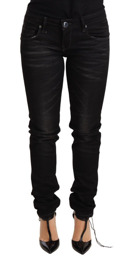 Vaqueros pitillo negros lavados y elegantes