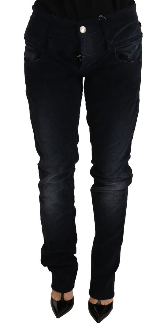 Elegante vaquero azul oscuro de corte ajustado