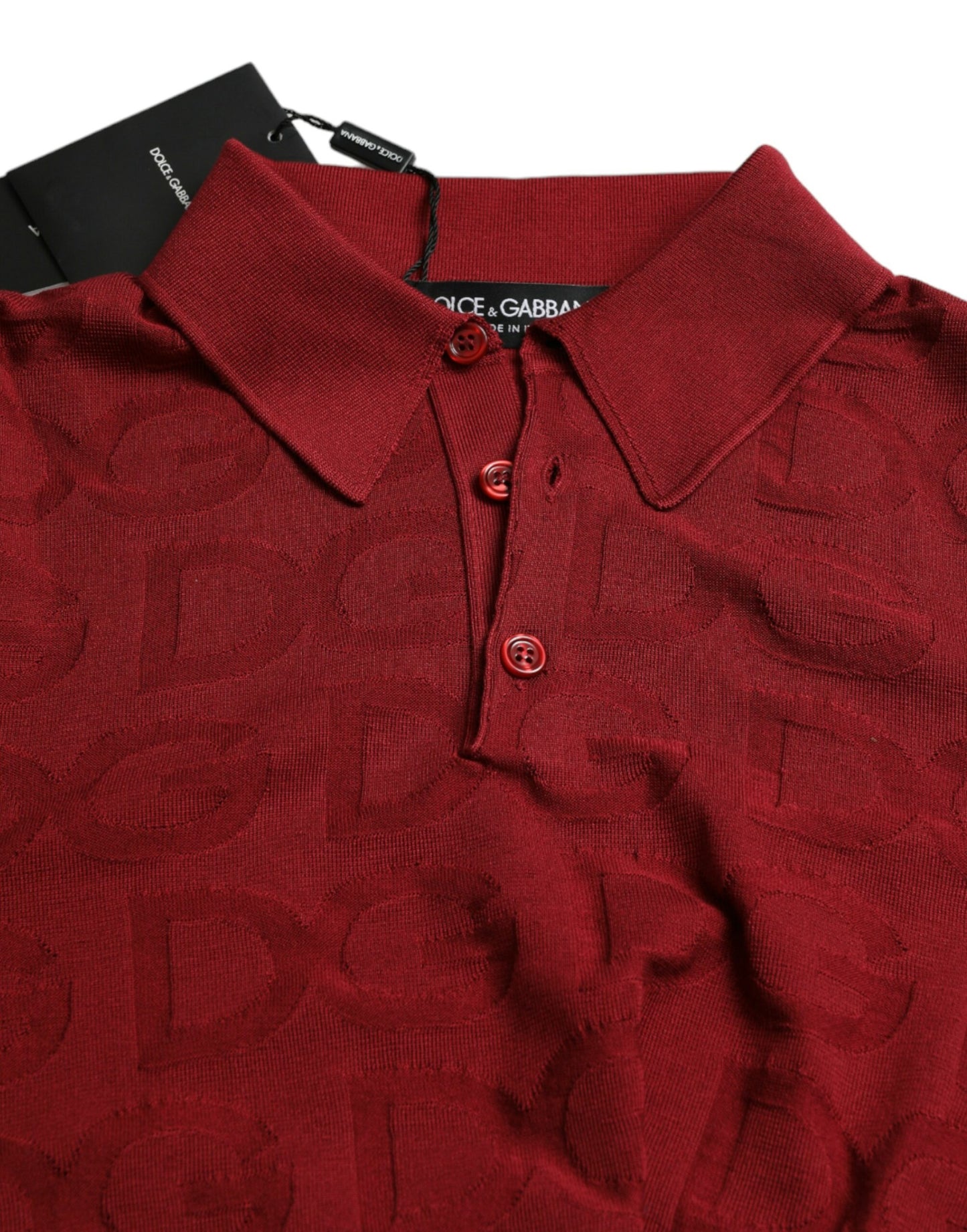 Elegante camiseta polo de seda color granate