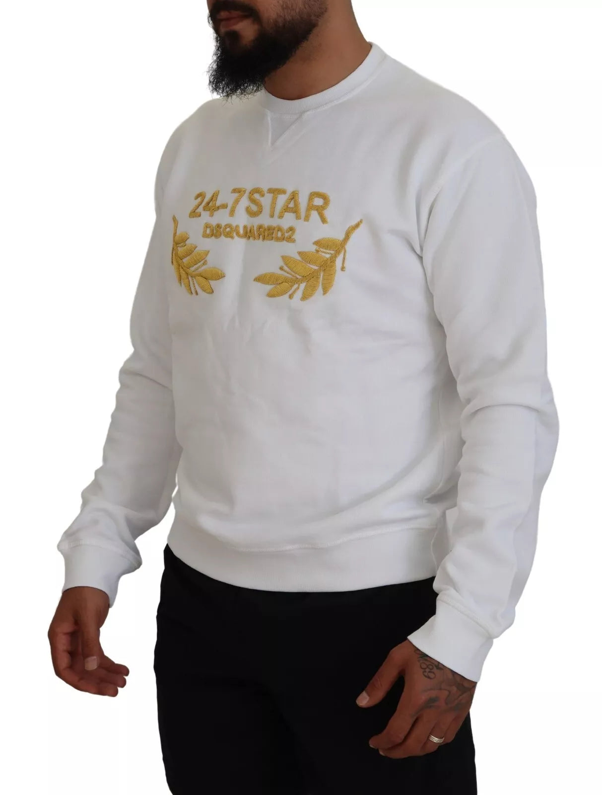 Suéter tipo sudadera con cuello redondo y bordado blanco