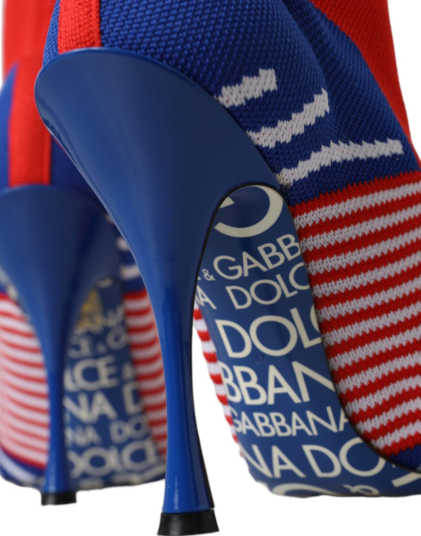 Botas cortas estilo calcetín elásticas de color rojo y azul con logotipo