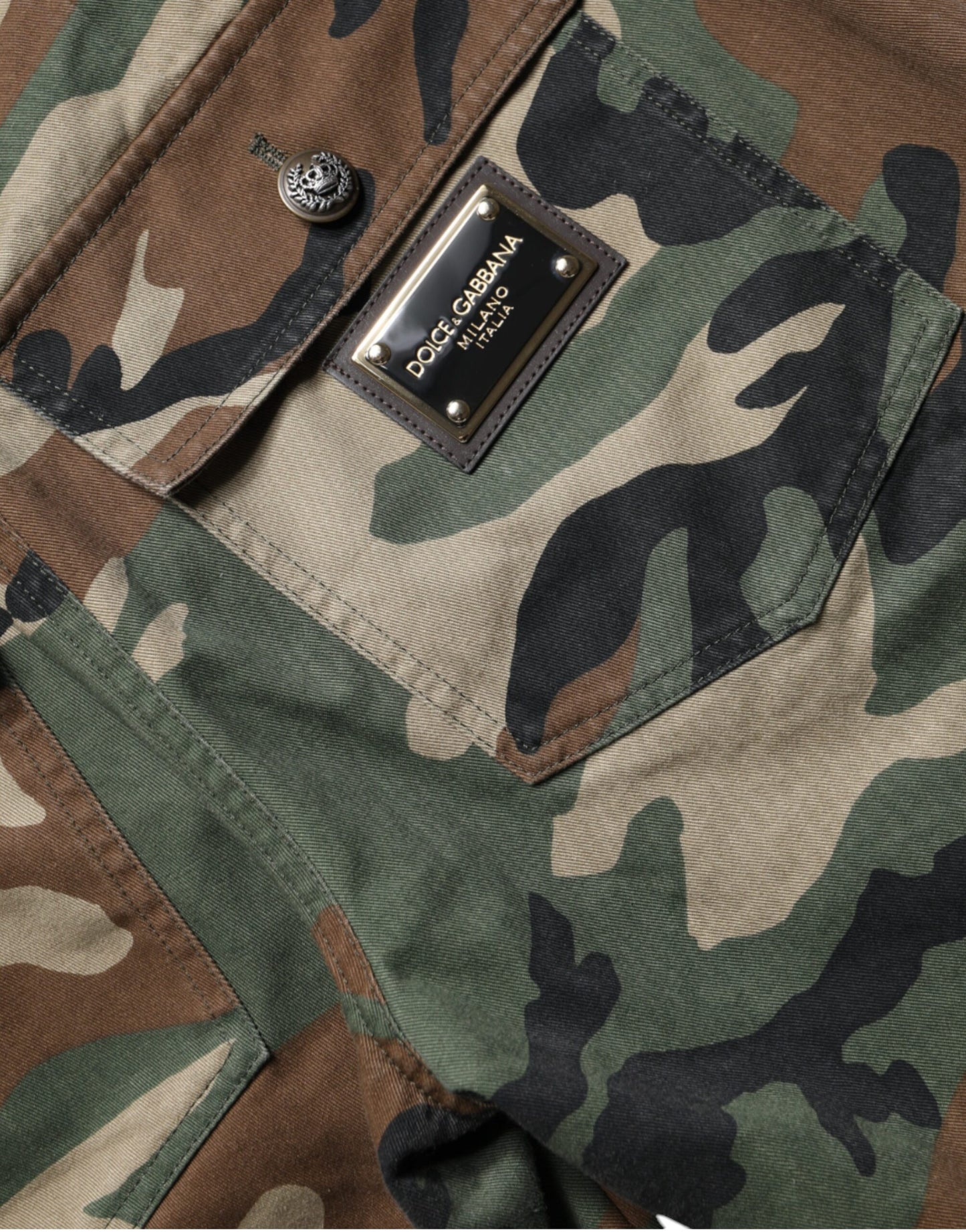 Mehrfarbige Cargohose mit Camouflage-Muster