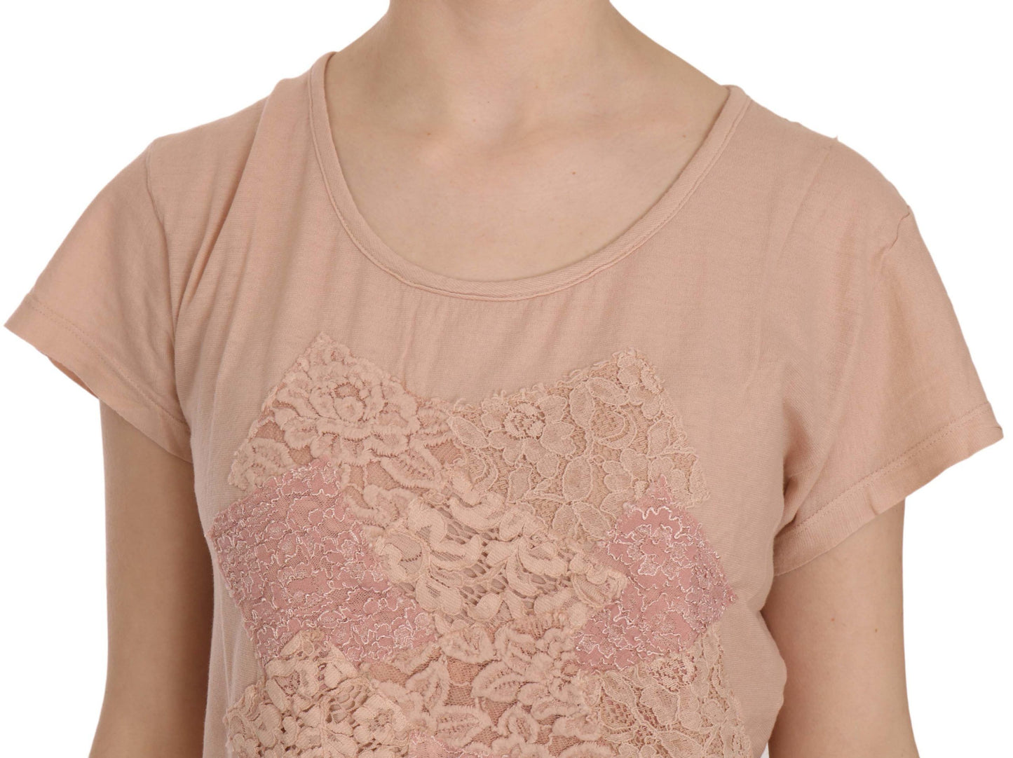 Elegante blusa de cuello redondo con encaje color crema