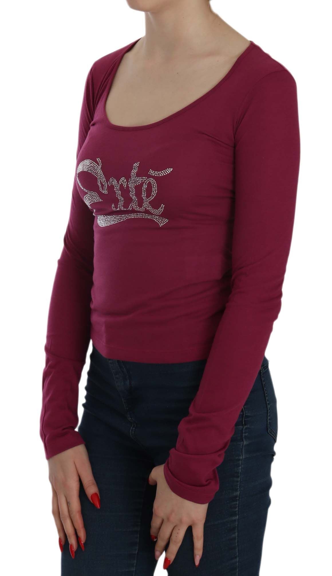 Blusa con escote en U y adornos de cristales en color fucsia