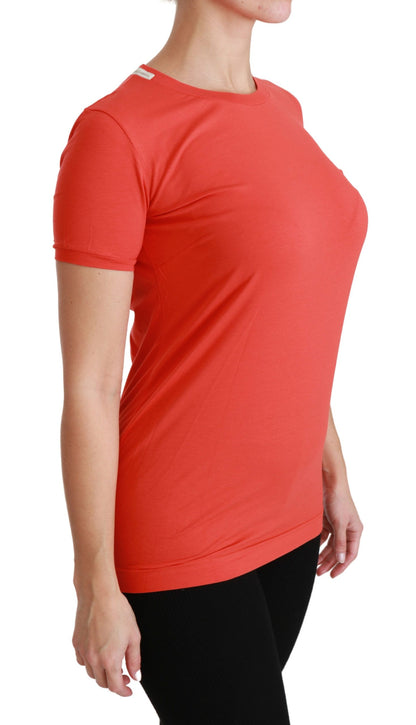 Elegante camiseta roja de cuello redondo y manga corta