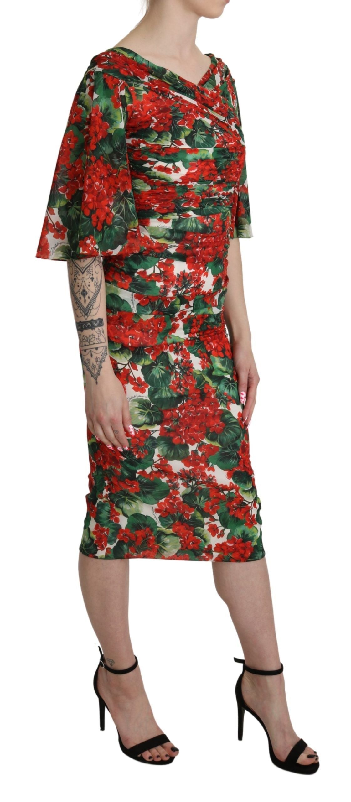 Encantador vestido midi con estampado floral