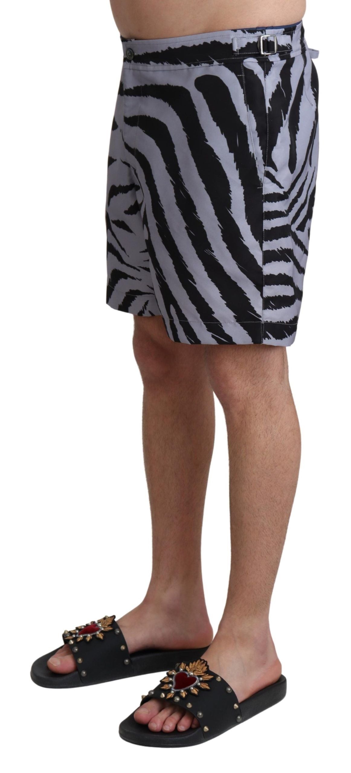 Elegante graue Badehose mit Zebra-Print