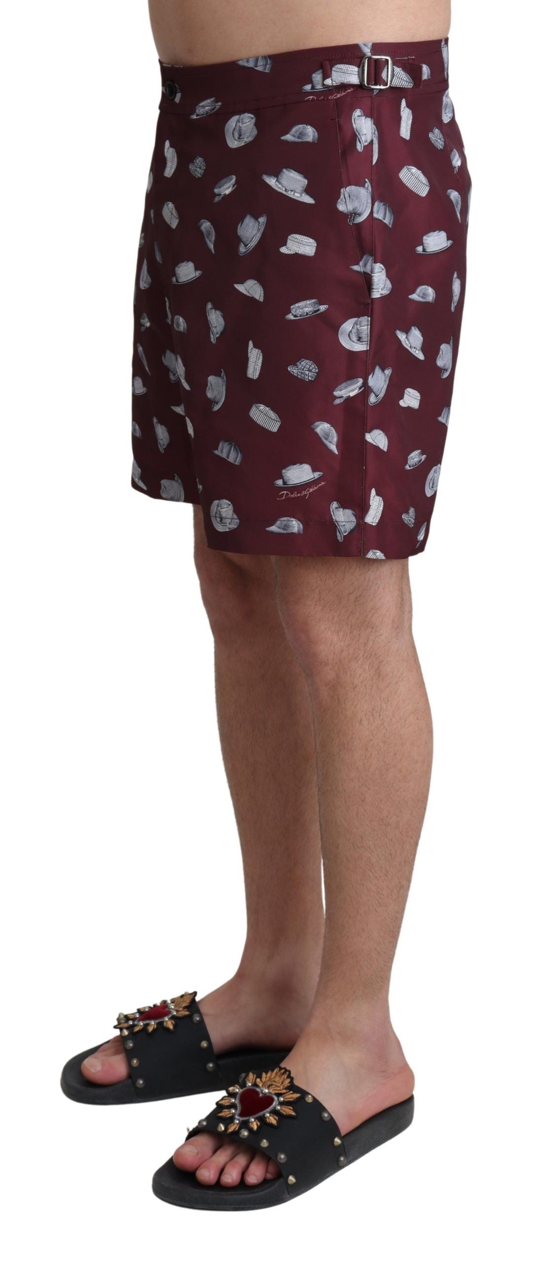 Elegante kastanienbraune Badehose