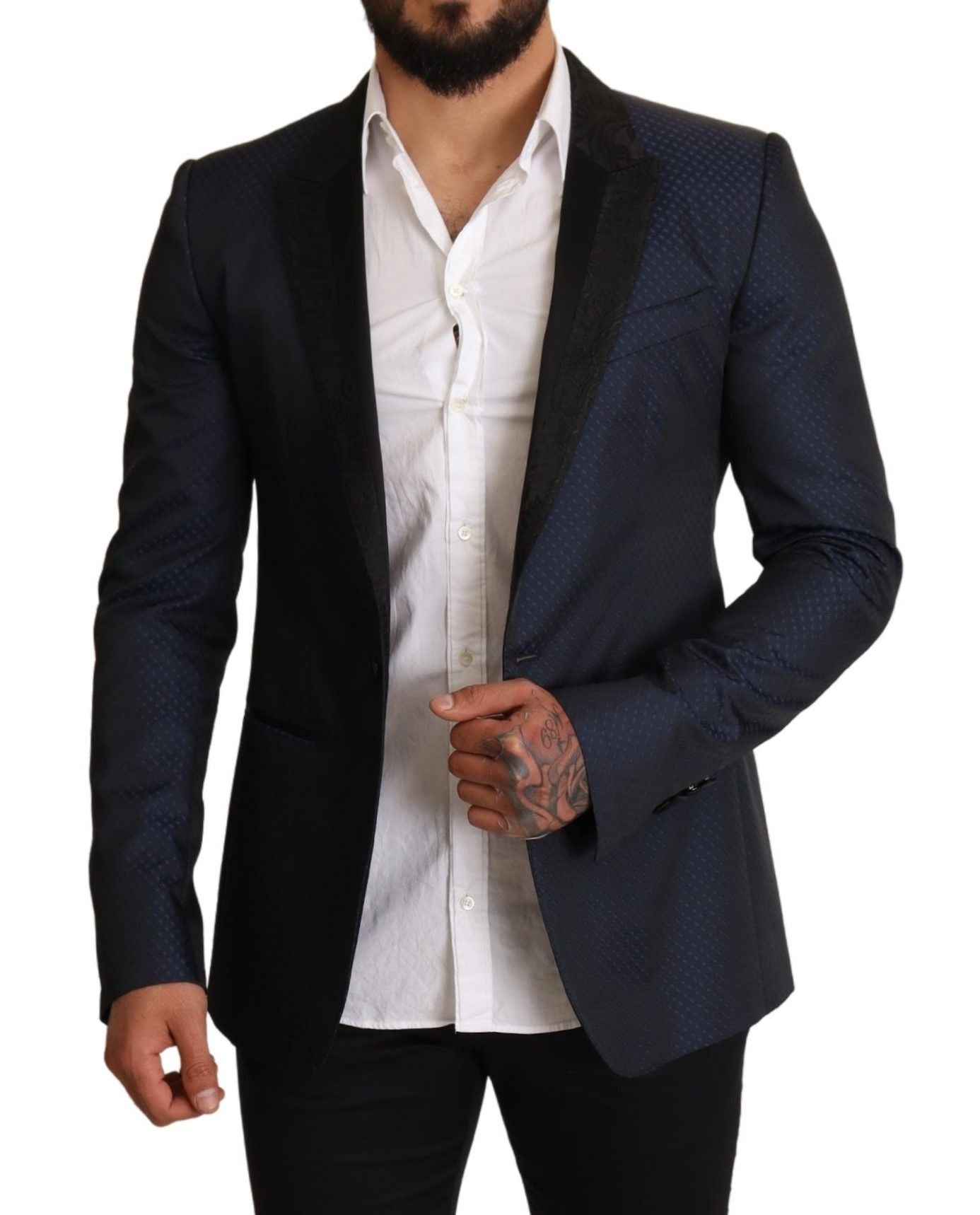 Elegante blazer azul ajustado con diseño de martini