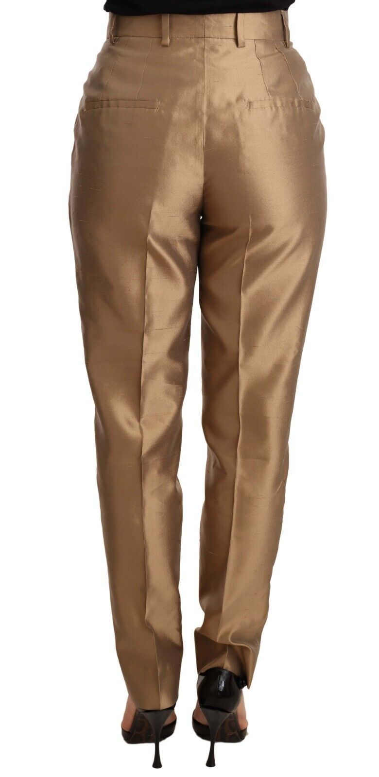 Pantalones elegantes de seda con corte cónico en dorado