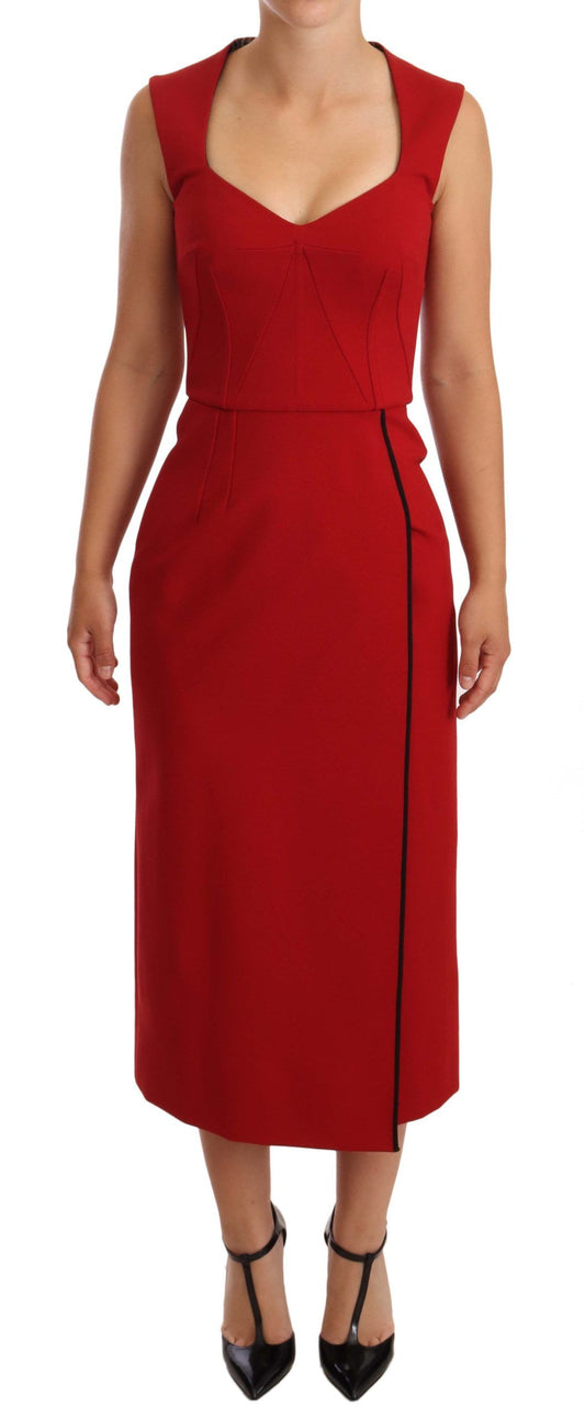 Elegante vestido midi de escote corazón en color rojo