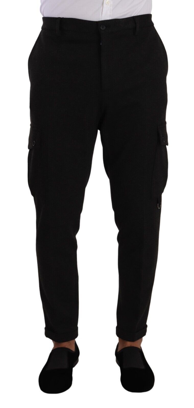 Pantalones cargo ajustados y elegantes en negro atemporal