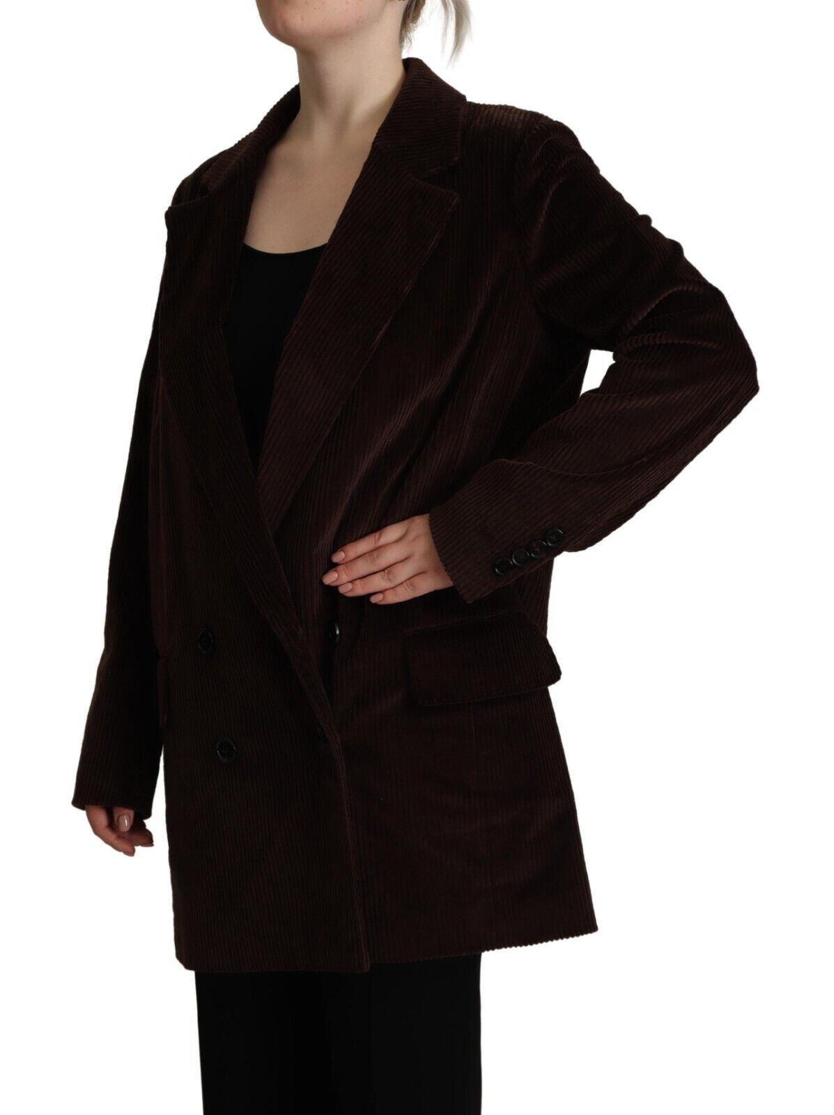 Eleganter burgunderroter zweireihiger Trenchcoat