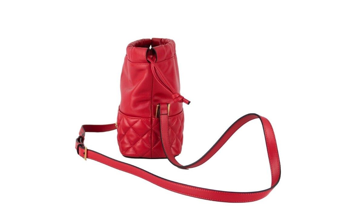 Bolso bandolera tipo cubo con cordón de cuero acolchado rojo