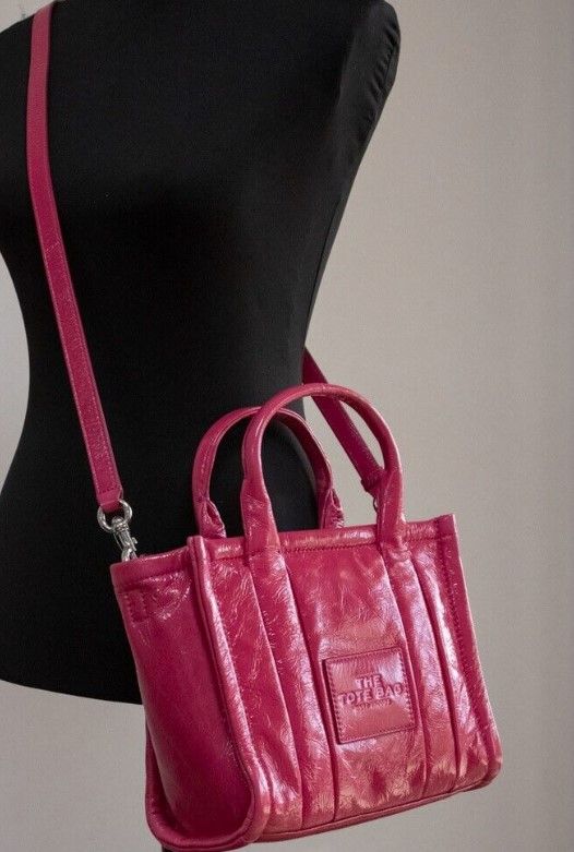 Die Shiny Crinkle Mini Tote Magenta Leder Crossbody Handtasche