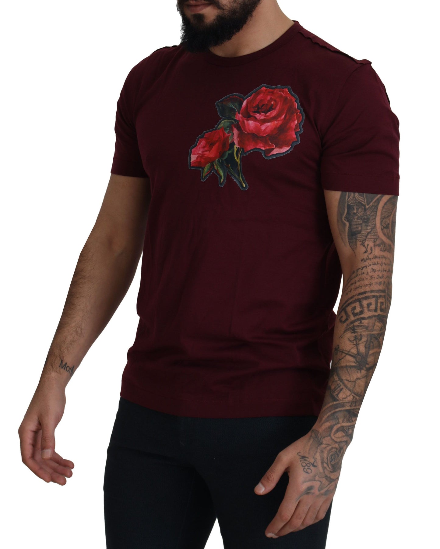 Elegante camiseta de cuello redondo con motivo de rosas burdeos