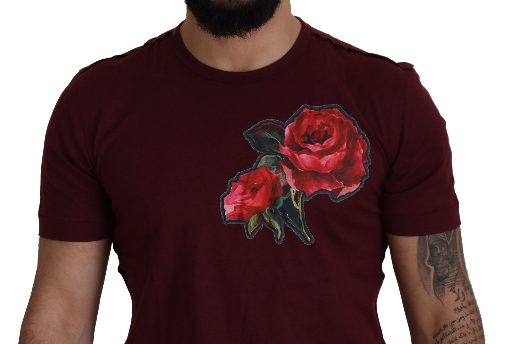 Elegante camiseta de cuello redondo con motivo de rosas burdeos