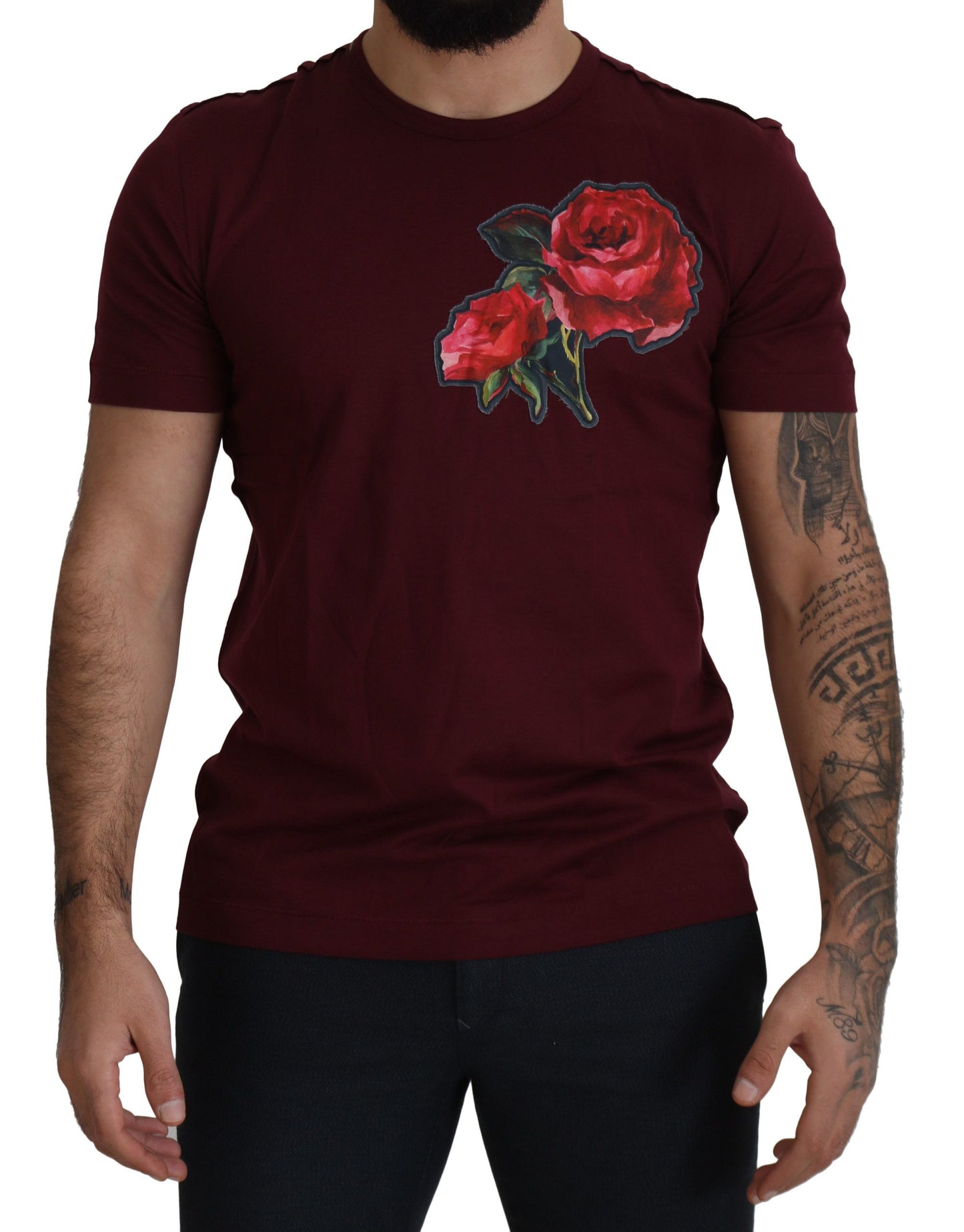 Elegante camiseta de cuello redondo con motivo de rosas burdeos