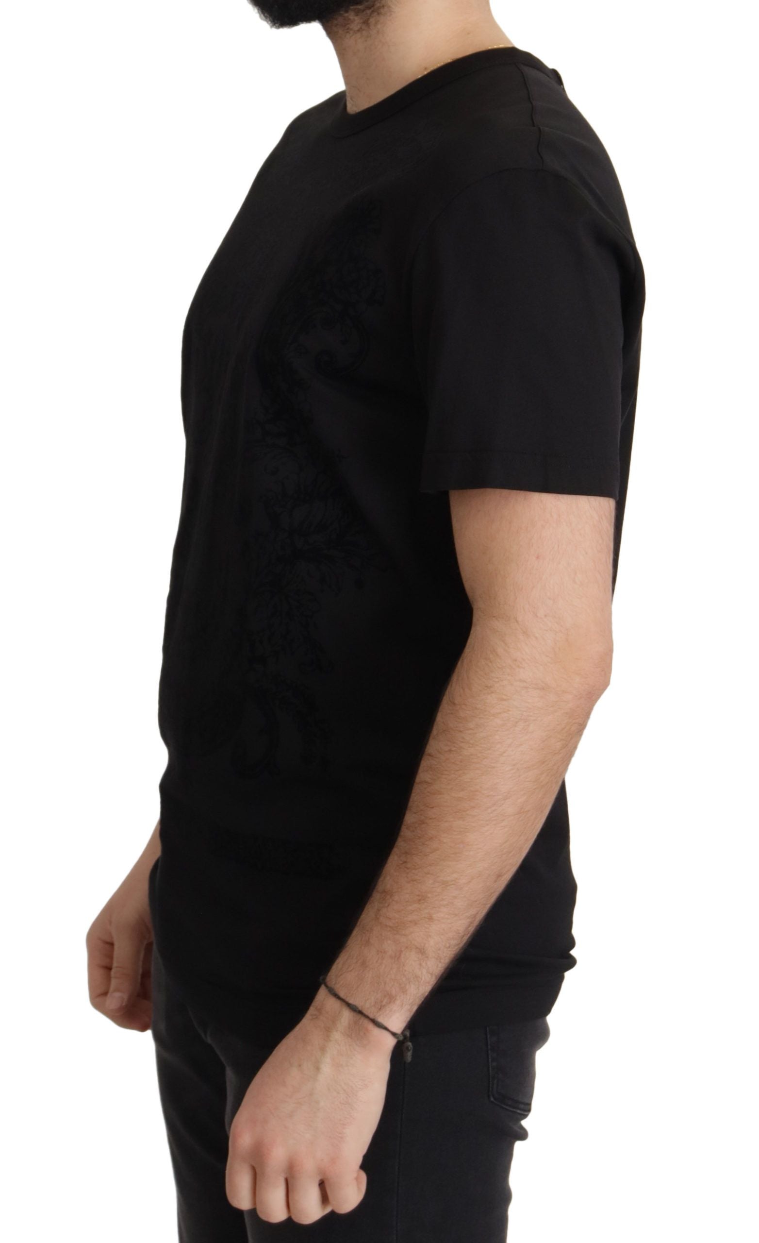 Elegante camiseta negra barroca con cuello redondo