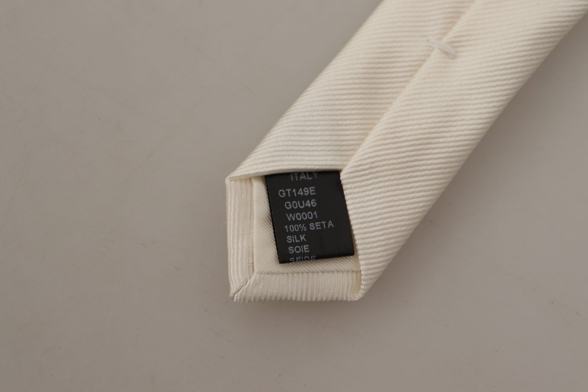 Elegant White Silk Men's Tie