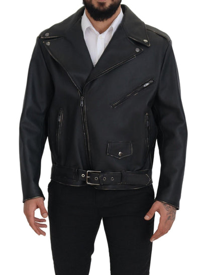 Elegante chaqueta de motociclista de cuero negro