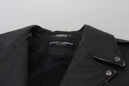 Elegante chaqueta de motociclista de cuero negro