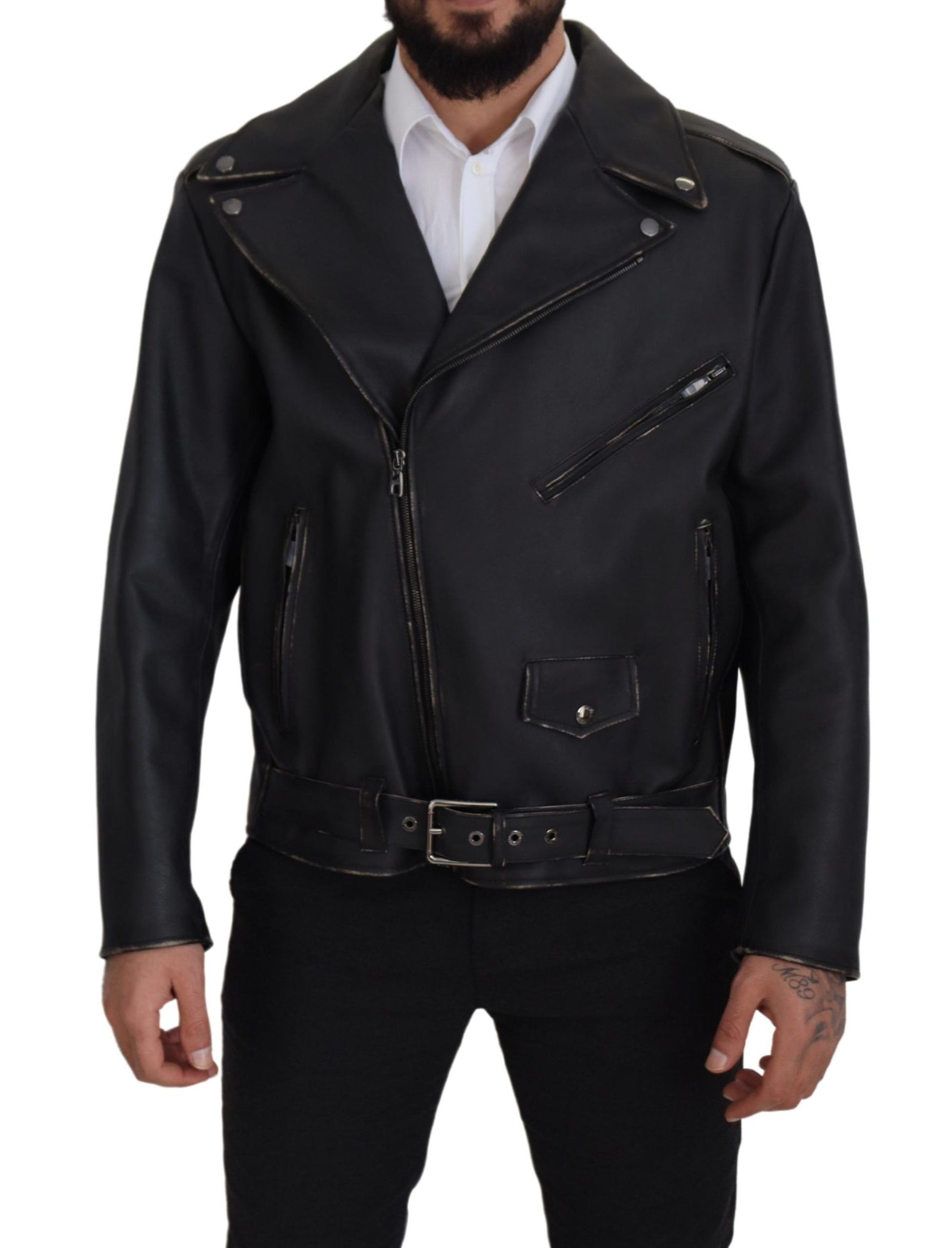 Elegante chaqueta de motociclista de cuero negro