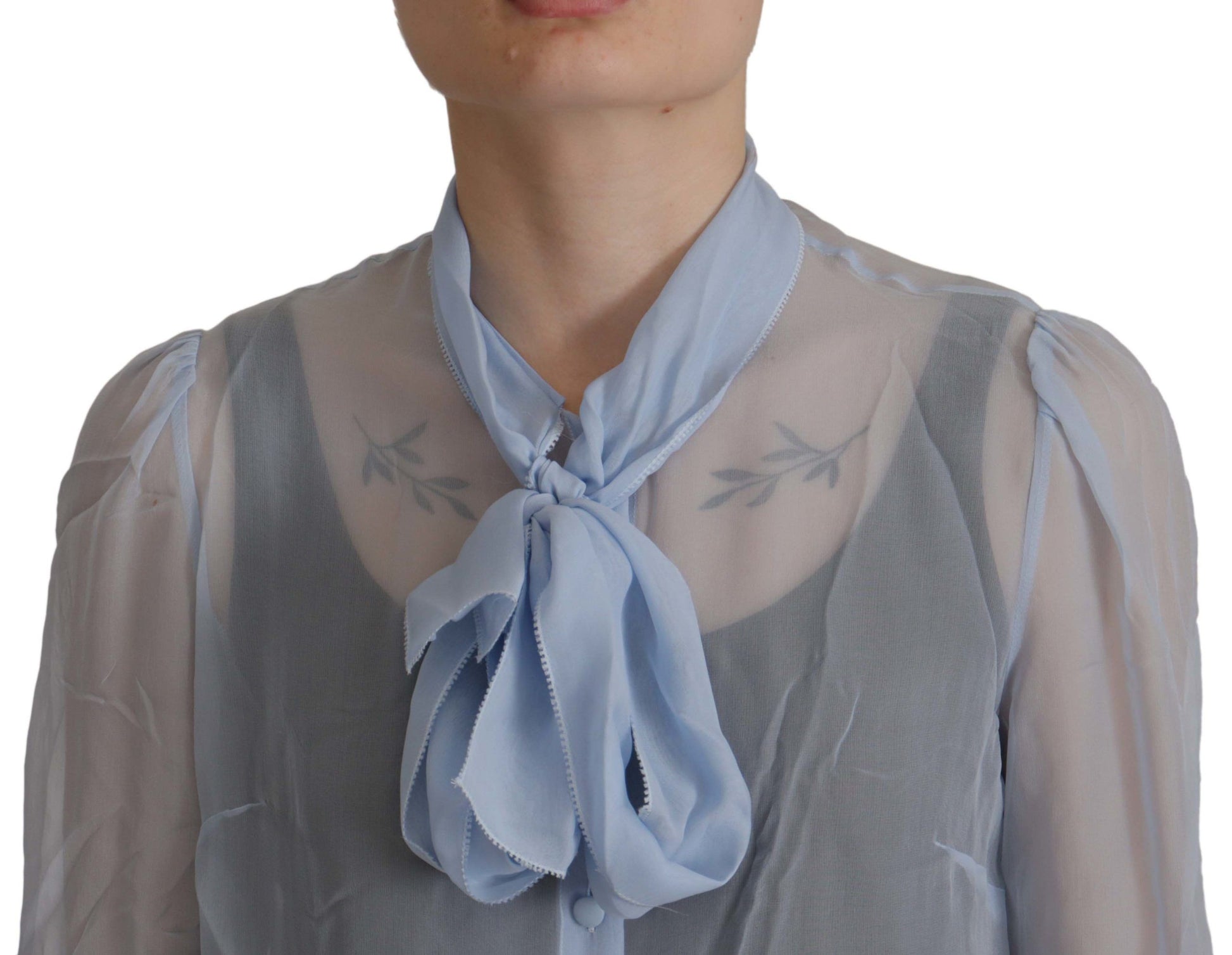 Elegante Seidenbluse mit Ascot-Kragen in Hellblau