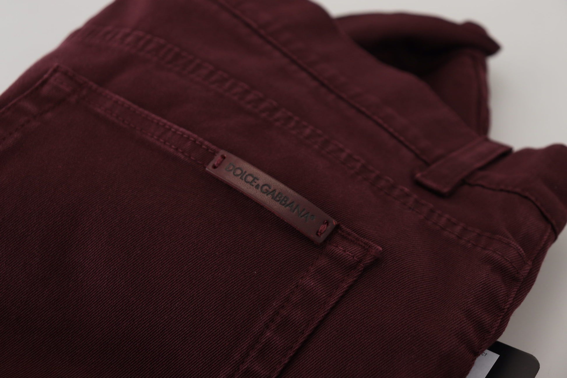 Slim Fit Bordeaux Jeans - Italienischer Luxus