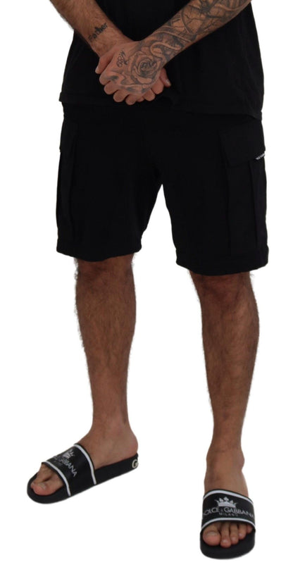 Machen Sie Ihren Sommer zum Erlebnis: Klassische schwarze Bermudashorts