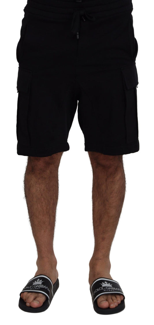 Machen Sie Ihren Sommer zum Erlebnis: Klassische schwarze Bermudashorts