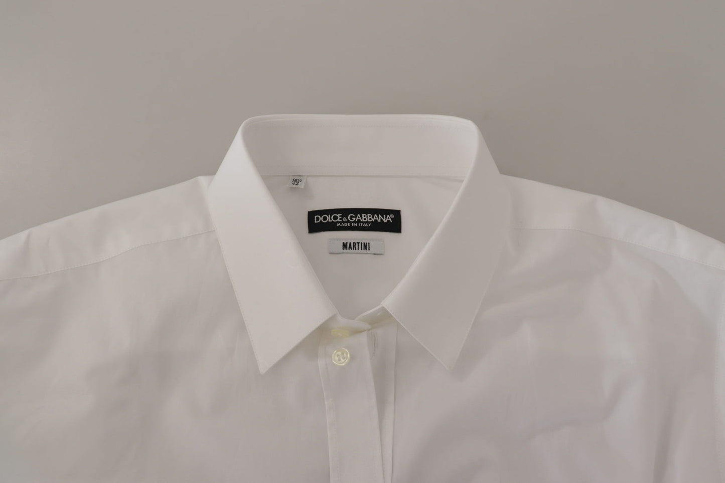 Camisa de vestir elegante de estilo martini blanca de corte entallado