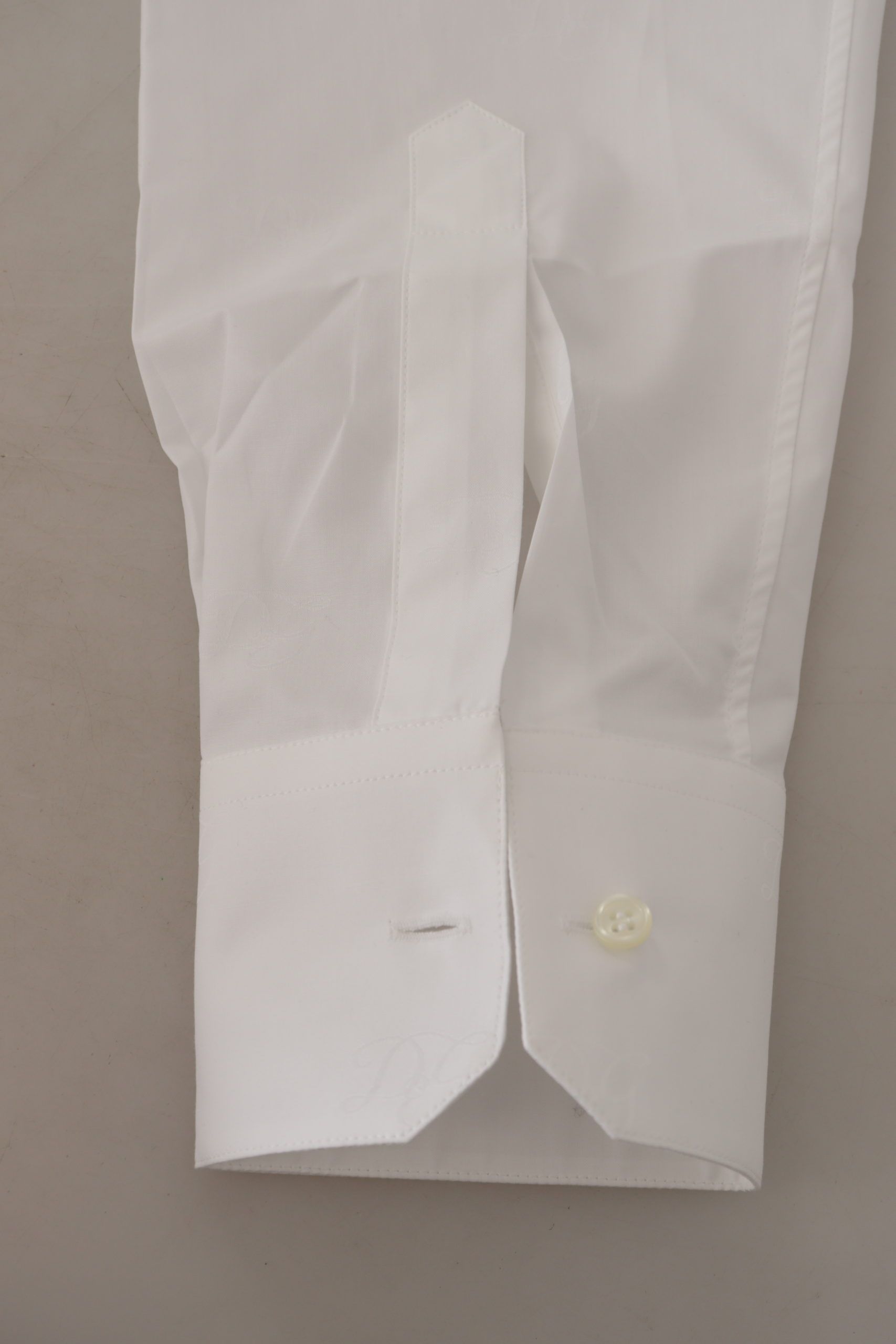 Camisa de vestir elegante de estilo martini blanca de corte entallado