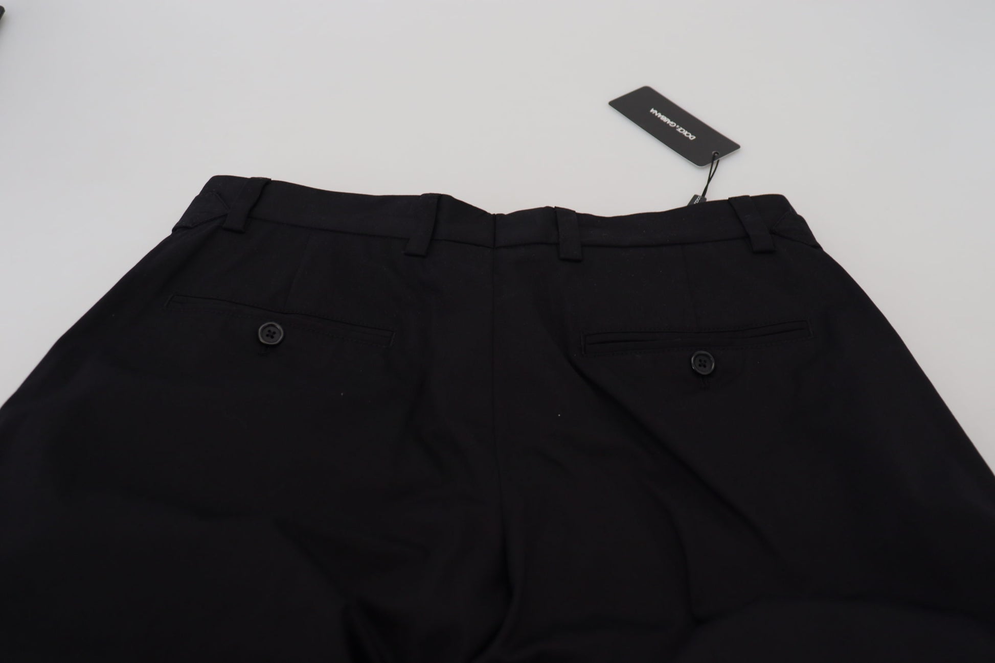 Pantalones negros elegantes de diseñador italiano con hebilla lateral