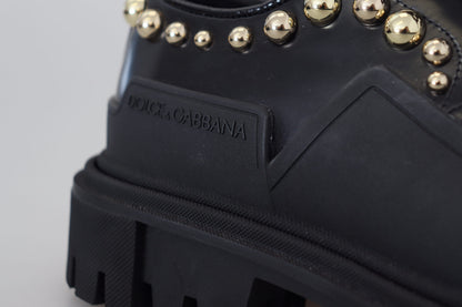 Zapatos Derby de piel negra atemporales con detalles glamorosos