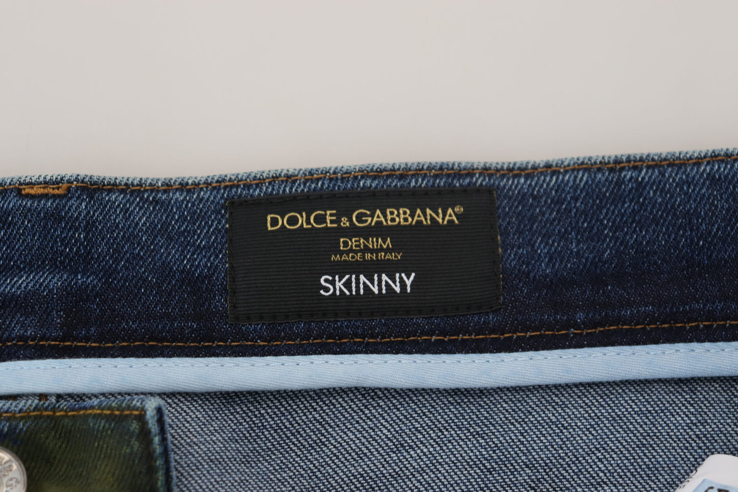 Chic Slim-Fit Denim Jeans in Green Wash