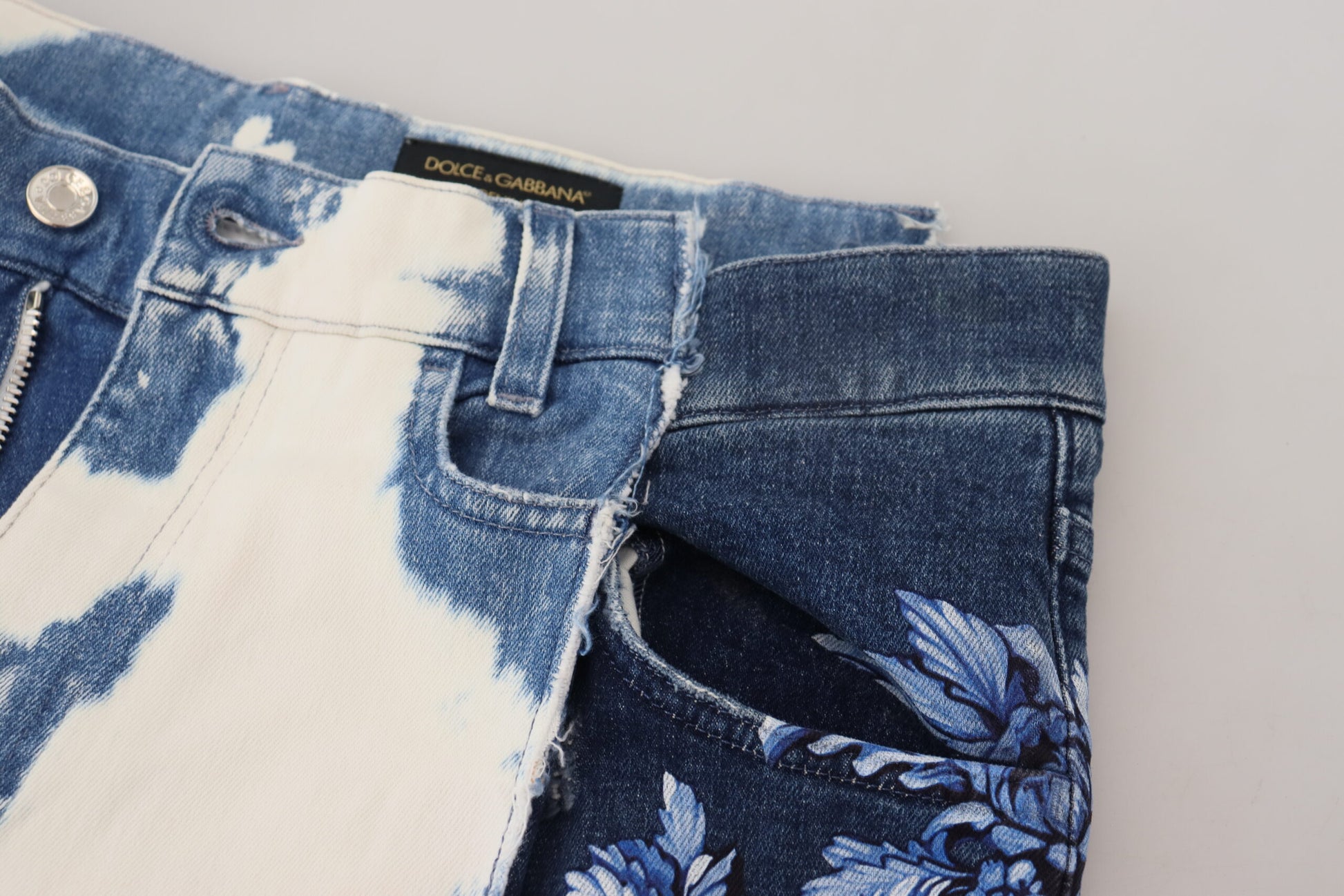 Elegante Loose Fit Denim-Hose mit einzigartigem Print