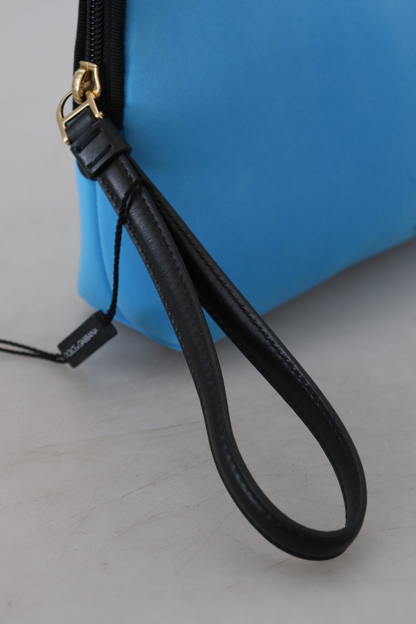 Elegante bolso de mano de poliamida azul