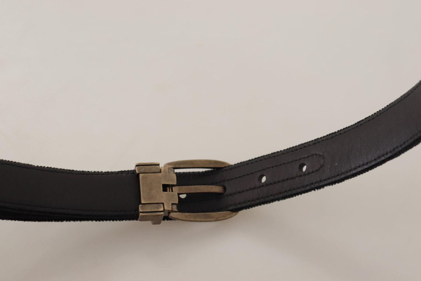 Eleganter schwarzer Designergürtel aus Leder