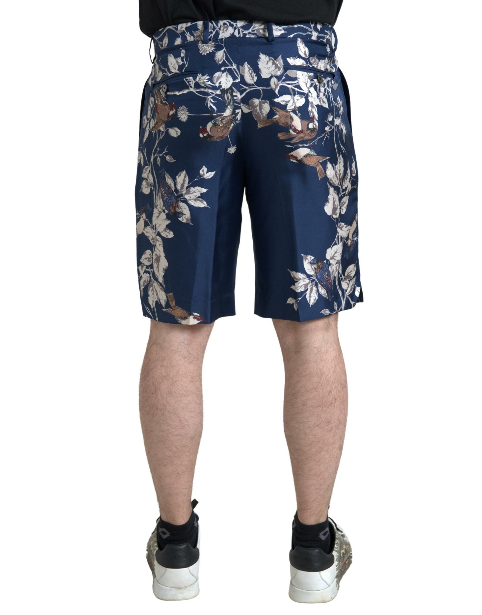 Seidene Bermudashorts mit Blumenmuster in Blau