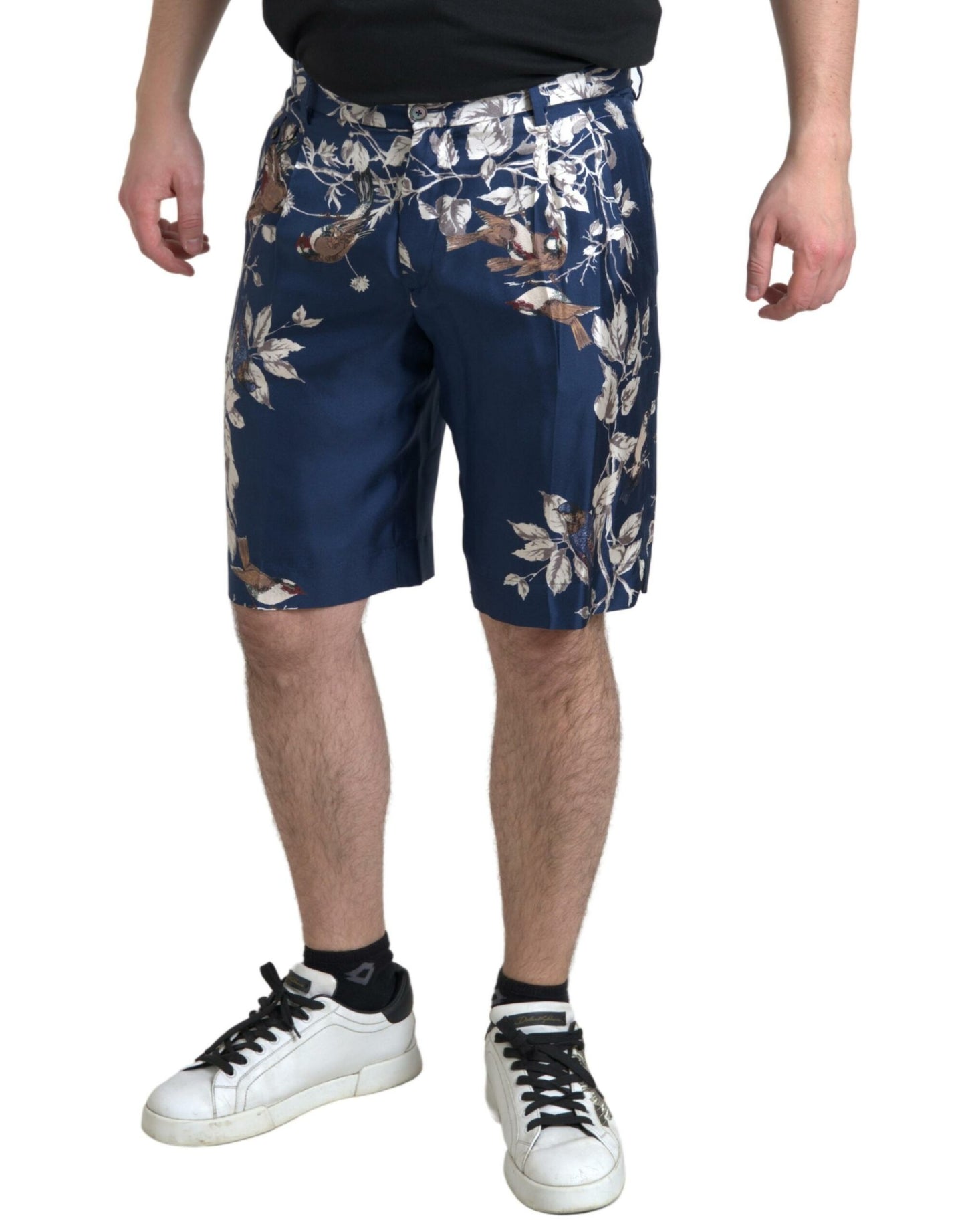 Seidene Bermudashorts mit Blumenmuster in Blau