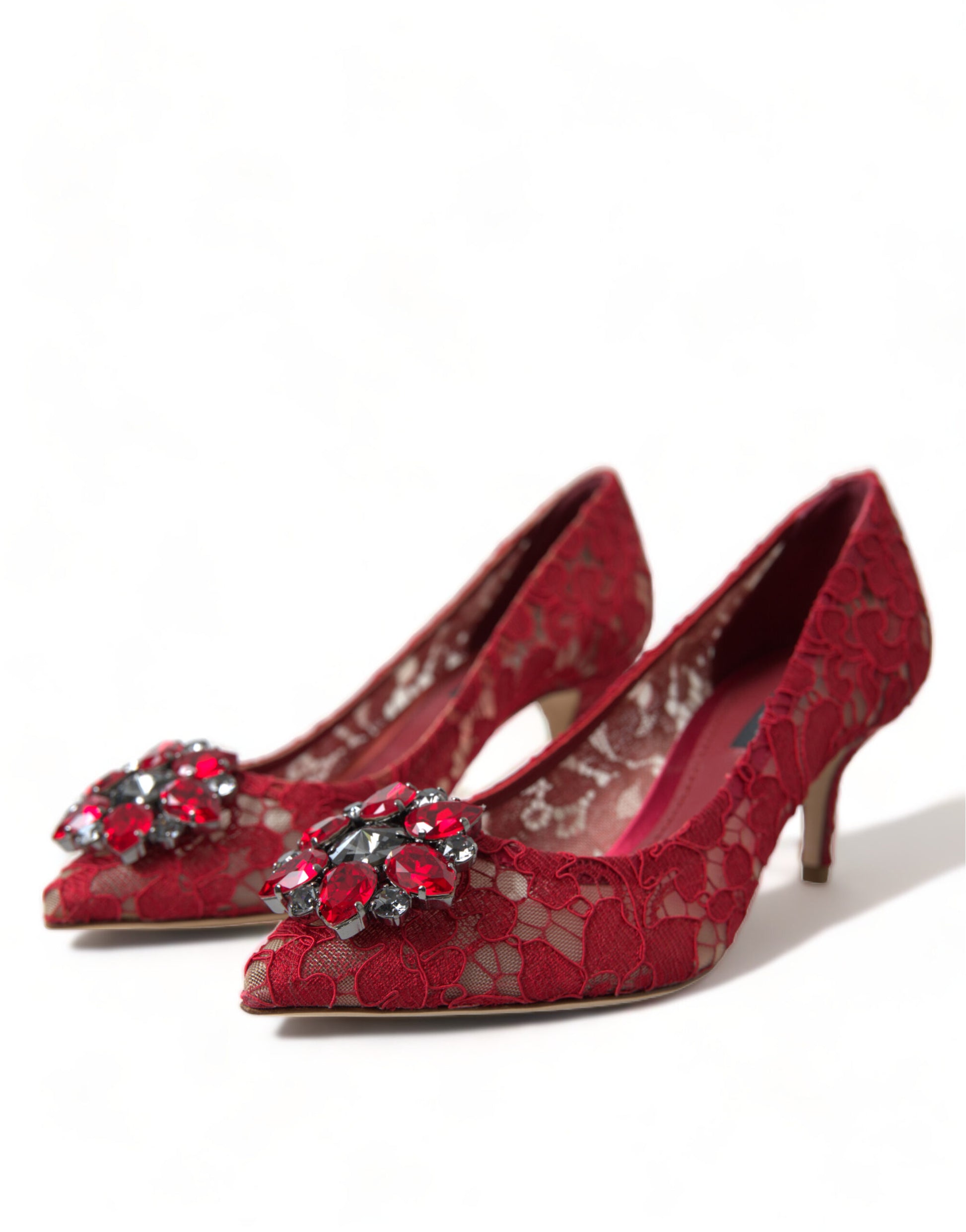 Tacones de encaje rojo radiante con cristales