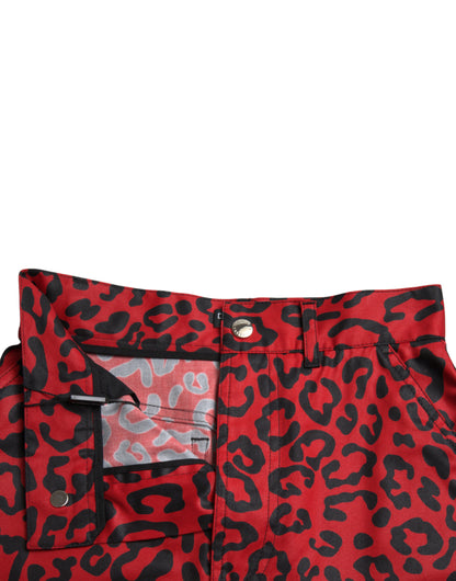 Minifalda de cintura alta con estampado de leopardo rojo