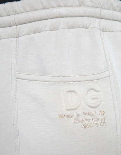 Pantalones deportivos tipo jogger cargo de viscosa en color blanco roto