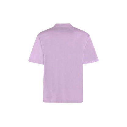 Camiseta con logo morado elegante para quienes marcan tendencia