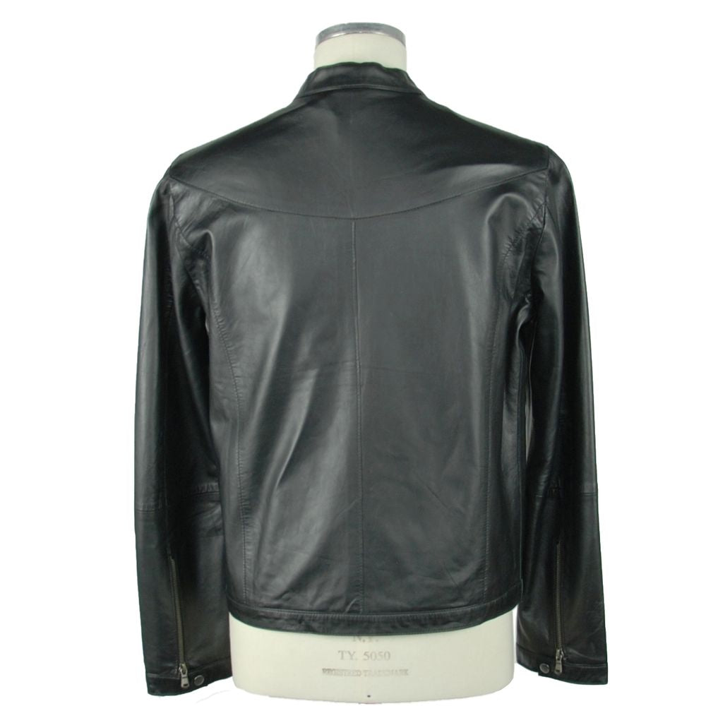 Chaqueta de cuero negra elegante