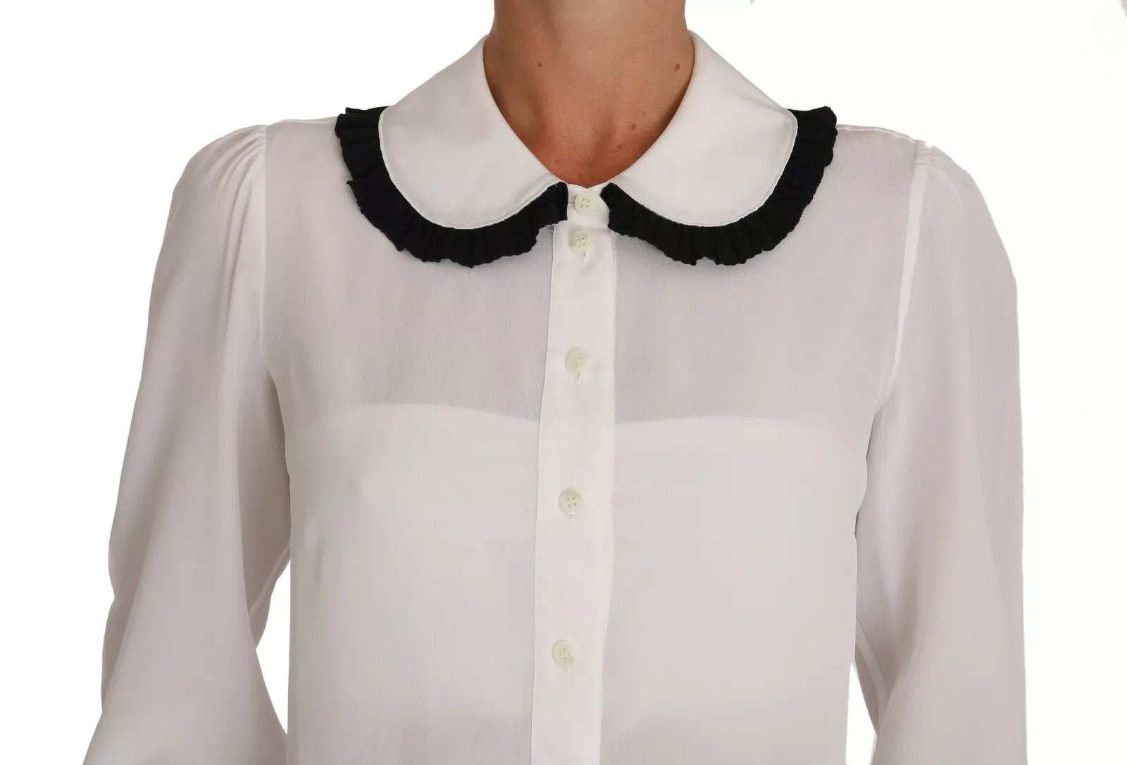 Blusa de cuello redondo con volantes y camisa de seda blanca