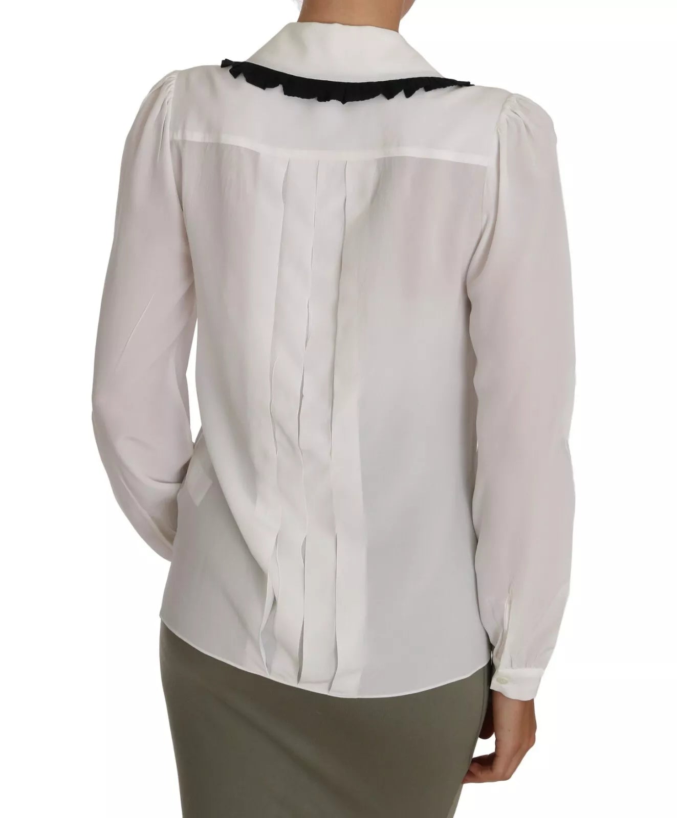 Blusa de cuello redondo con volantes y camisa de seda blanca