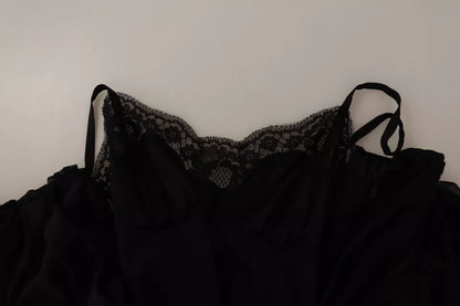 Schwarzes Mini-A-Linien-Kleid mit V-Ausschnitt und langen Ärmeln