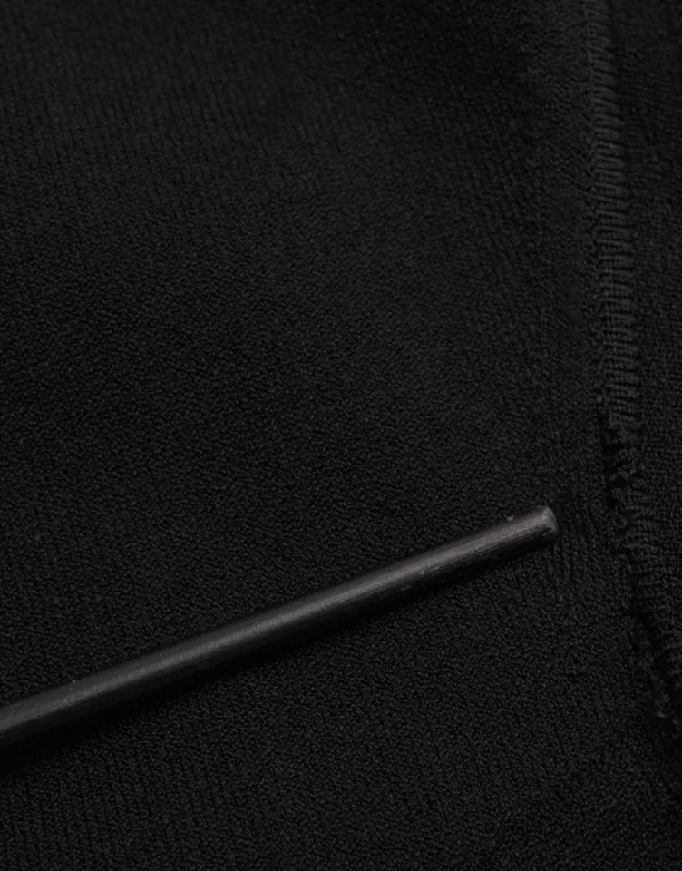 Schwarzes, ärmelloses, figurbetontes Midikleid aus Viskose